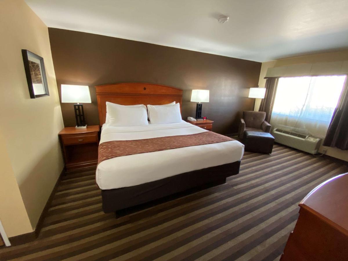Best Western Manhattan Inn Dış mekan fotoğraf