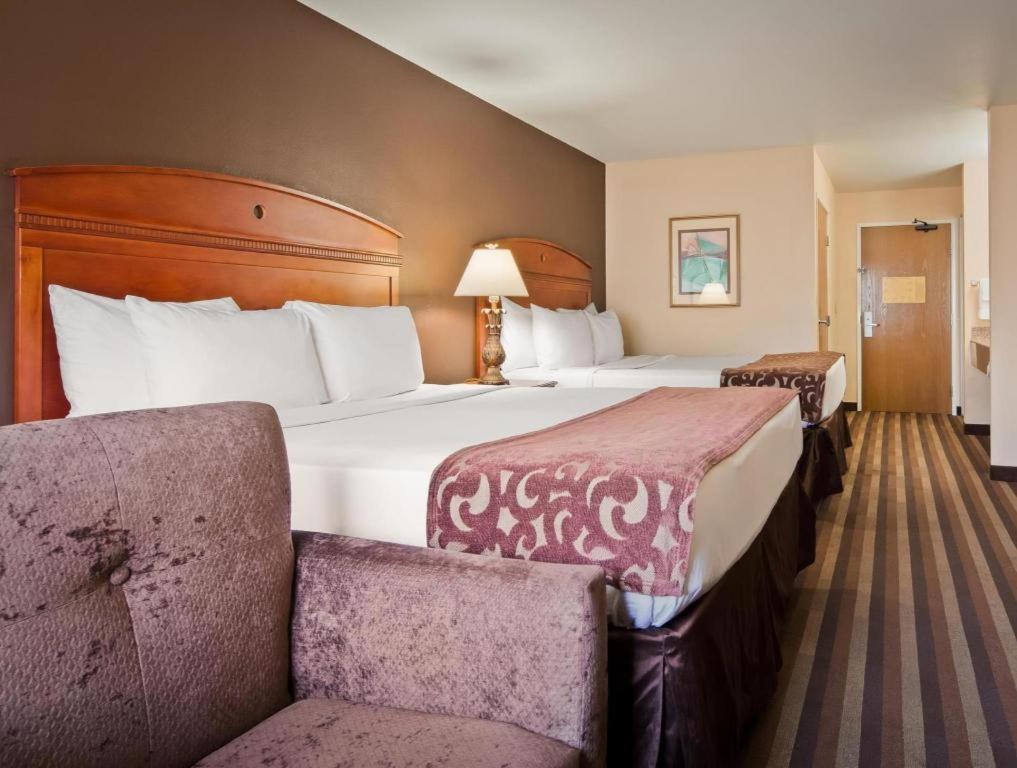 Best Western Manhattan Inn Dış mekan fotoğraf