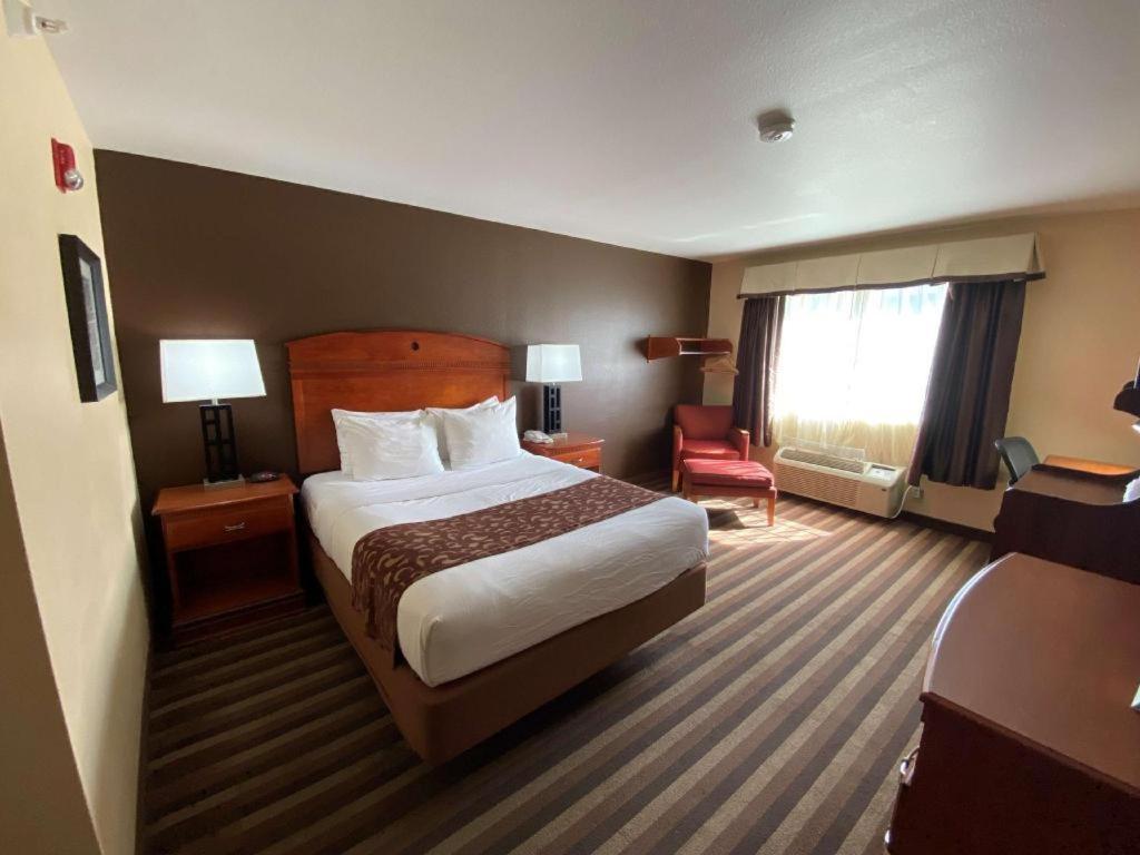 Best Western Manhattan Inn Dış mekan fotoğraf