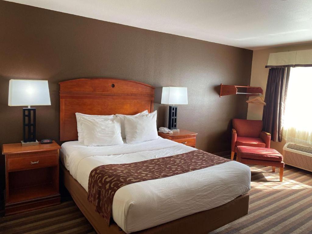 Best Western Manhattan Inn Dış mekan fotoğraf
