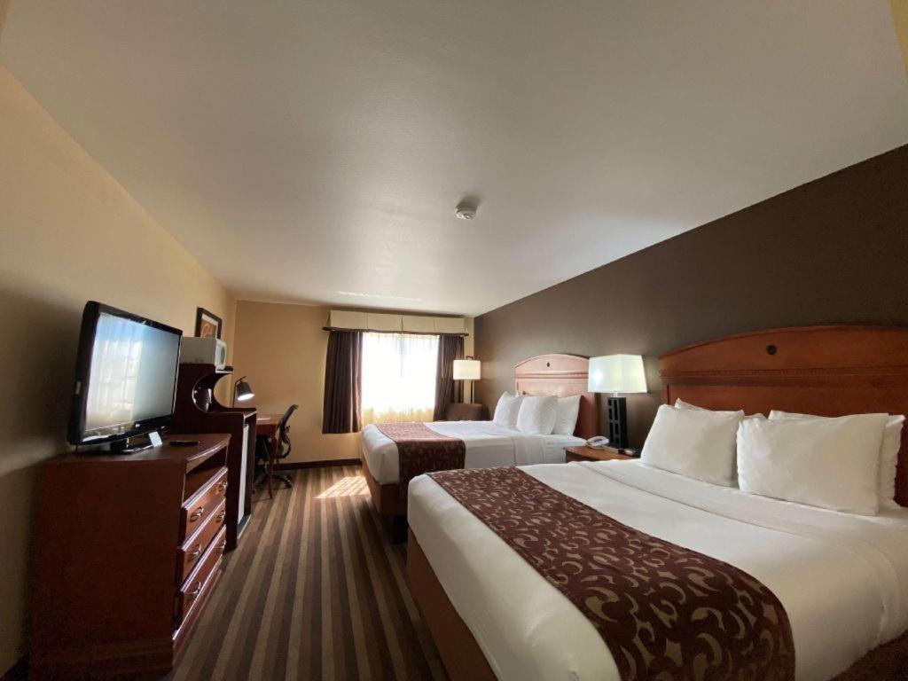 Best Western Manhattan Inn Dış mekan fotoğraf